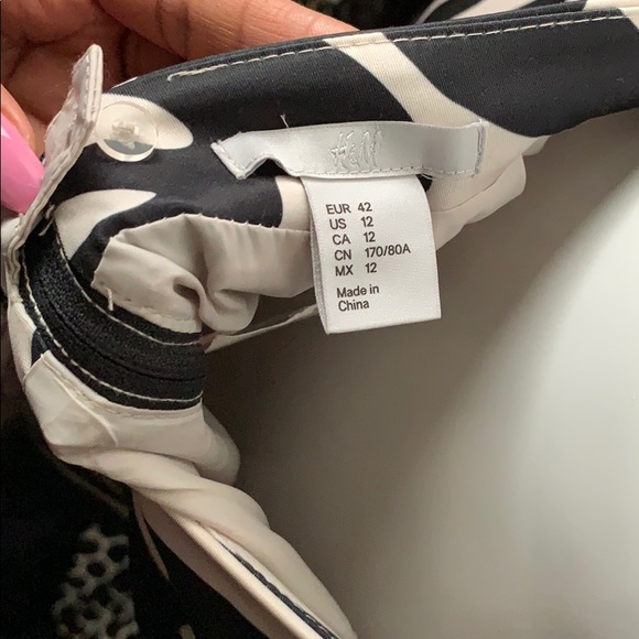 Black and cream skirt - Picture 3 of 3